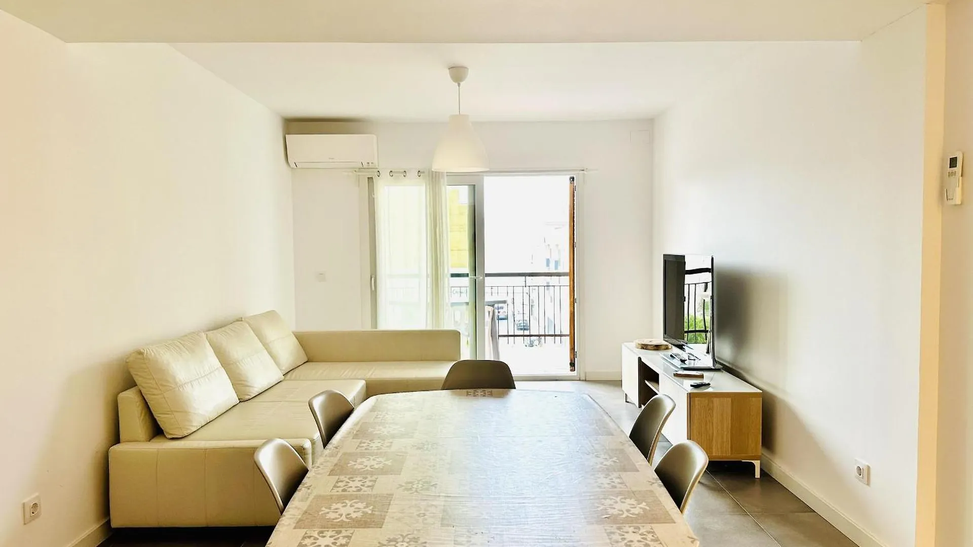 Apartament 4076 - Puig 3-5, 2ª Linea, Completamente Renovado, Full Equip, En Pleno Centro, Vista Al Mar. Wifi - Es-258-84 Roses