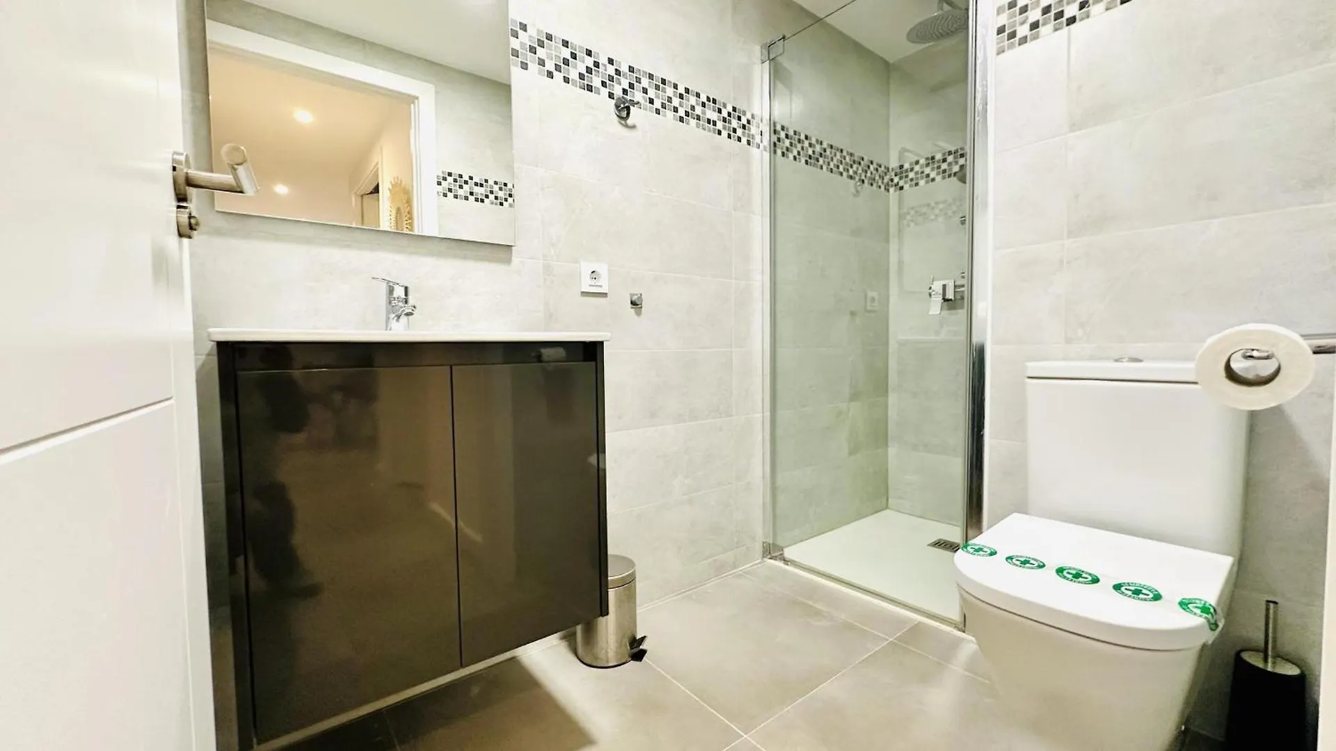 Apartament 4076 - Puig 3-5, 2ª Linea, Completamente Renovado, Full Equip, En Pleno Centro, Vista Al Mar. Wifi - Es-258-84 Roses 0*,