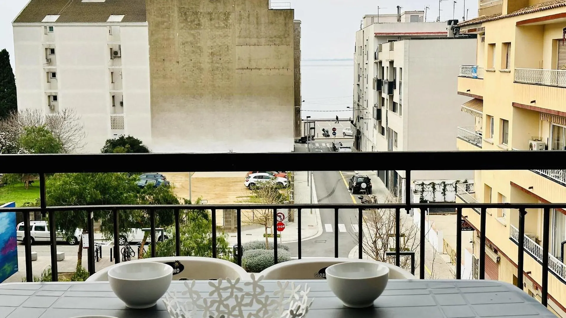 Apartament 4076 - Puig 3-5, 2ª Linea, Completamente Renovado, Full Equip, En Pleno Centro, Vista Al Mar. Wifi - Es-258-84 Roses